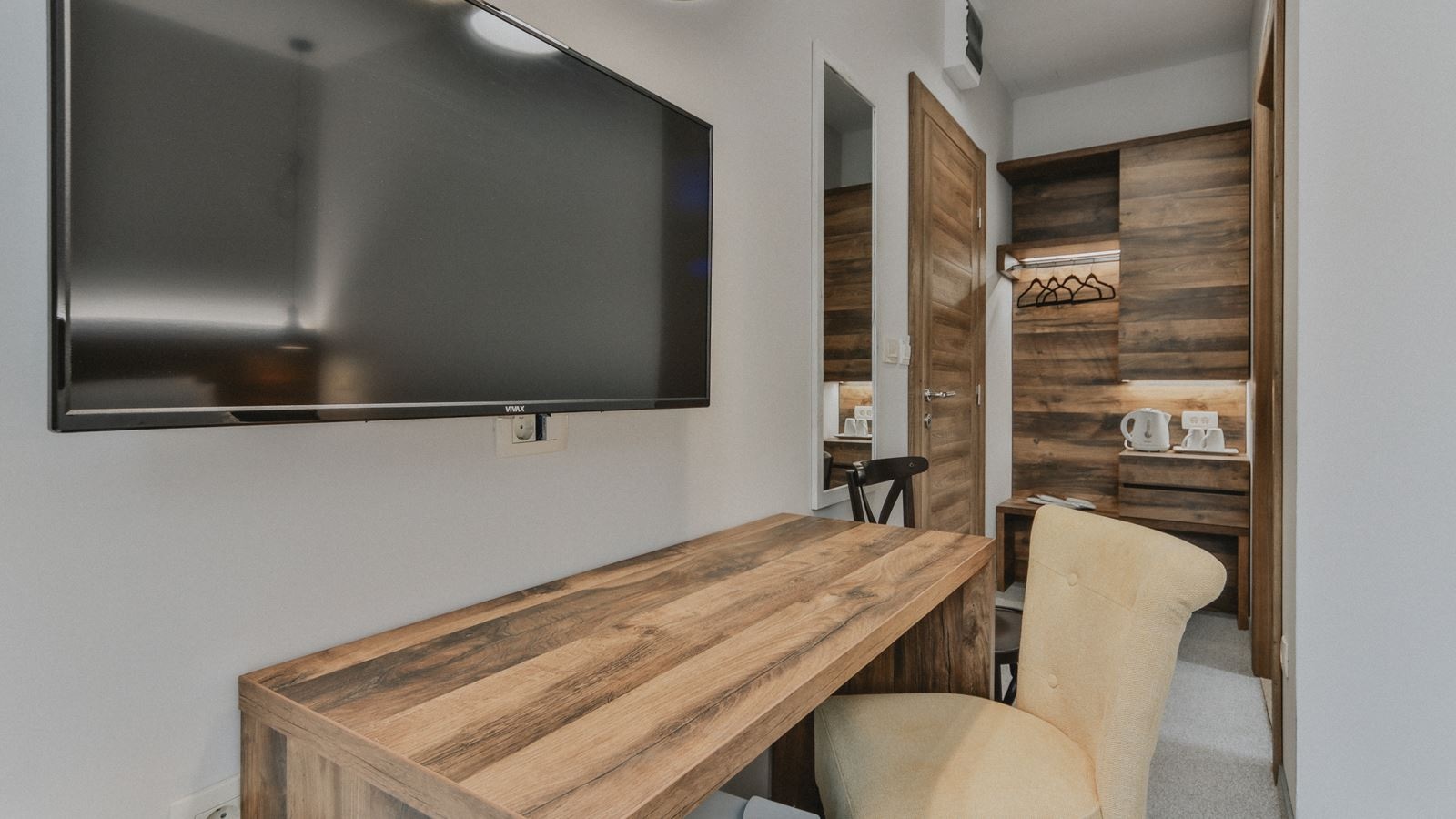 rooms-standard-double-twin-room