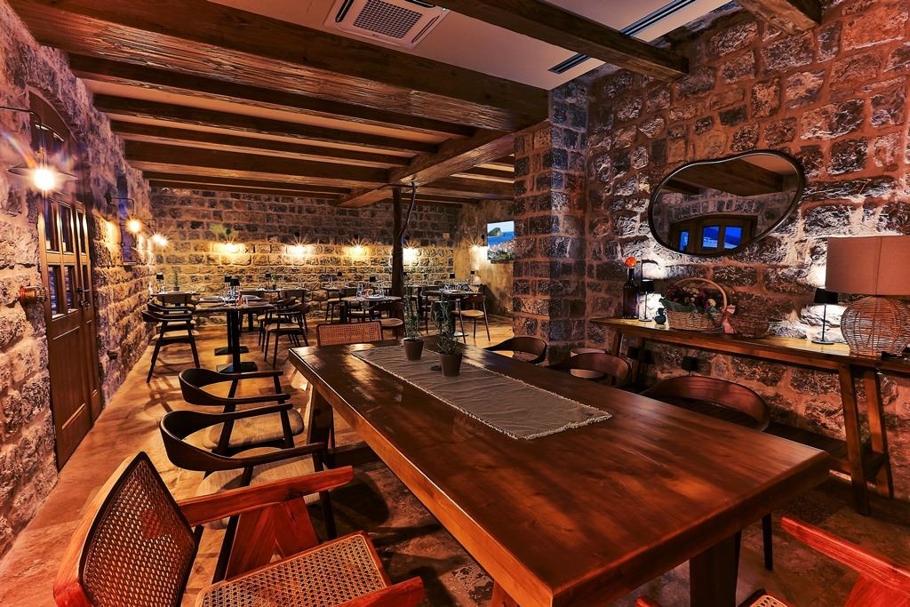 restaurants-restaurants