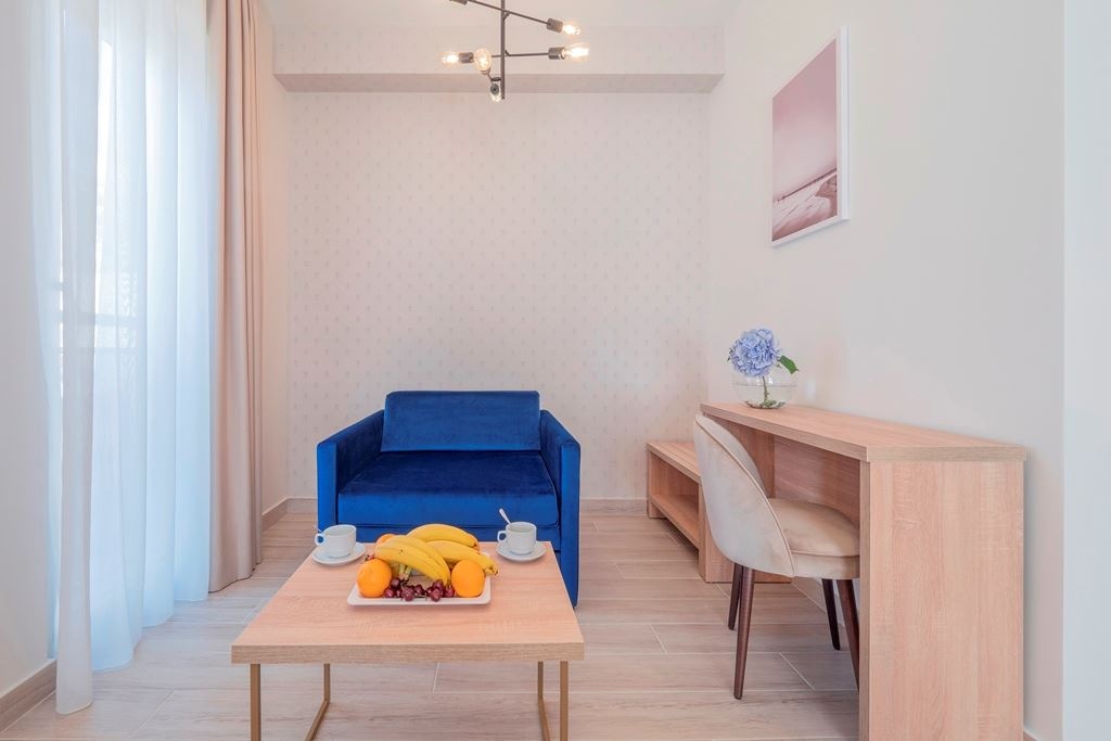 rooms-deluxe-double-room-with-extra-bed