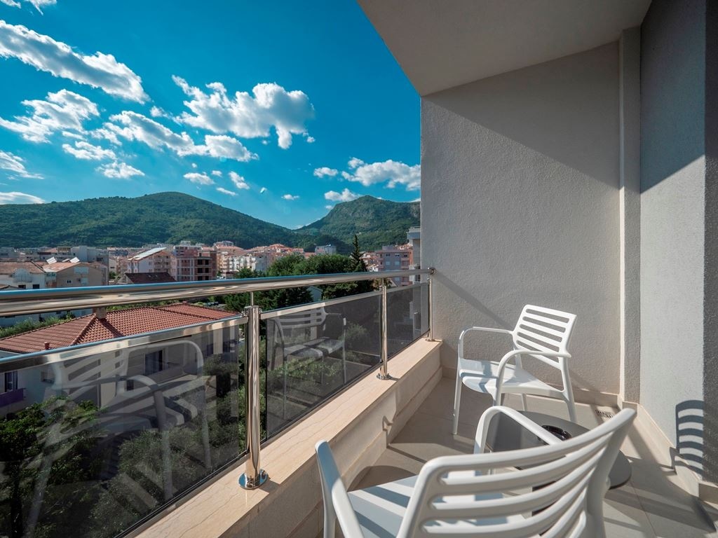 rooms-superior-doubletwin-room