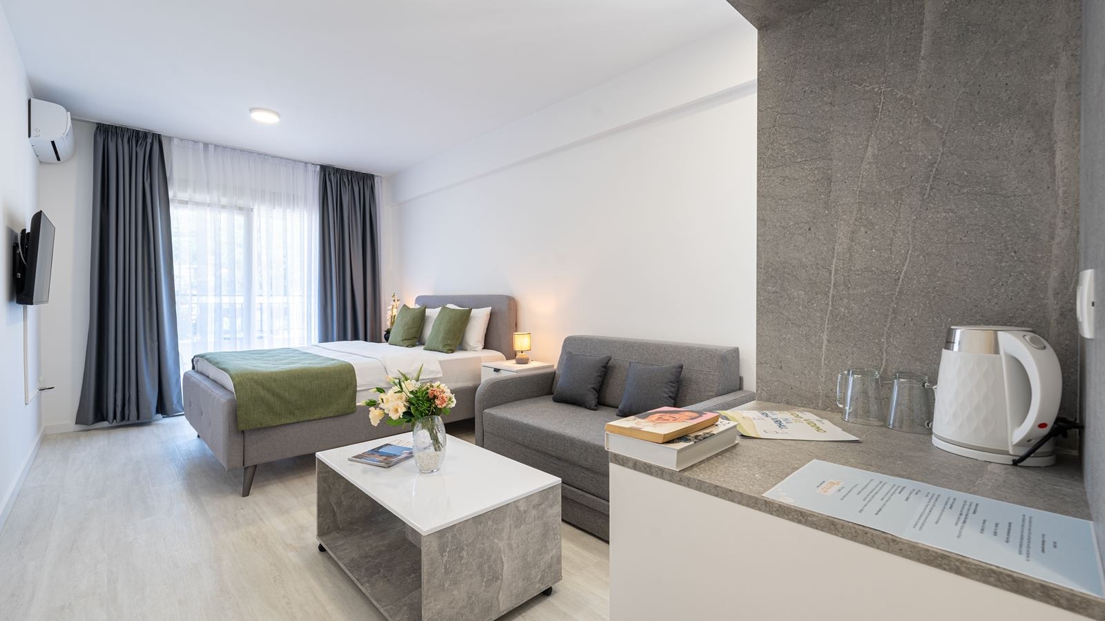 rooms-superior-double-room-with-extra-bed