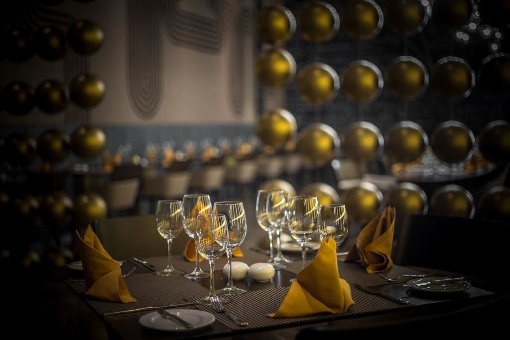 restaurants-aroma--restaurant