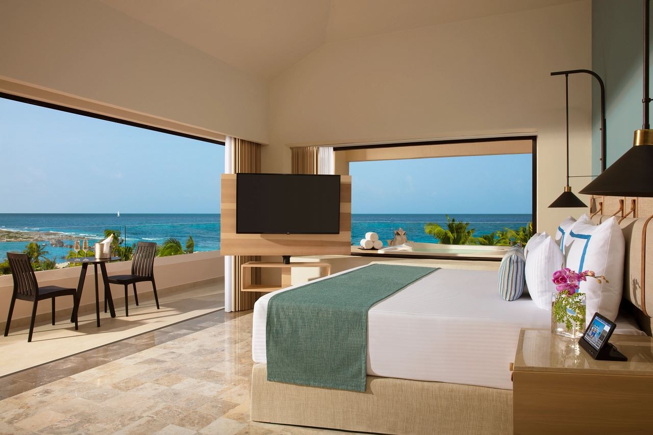 rooms-honeymoon-hot-tub-ocean-view