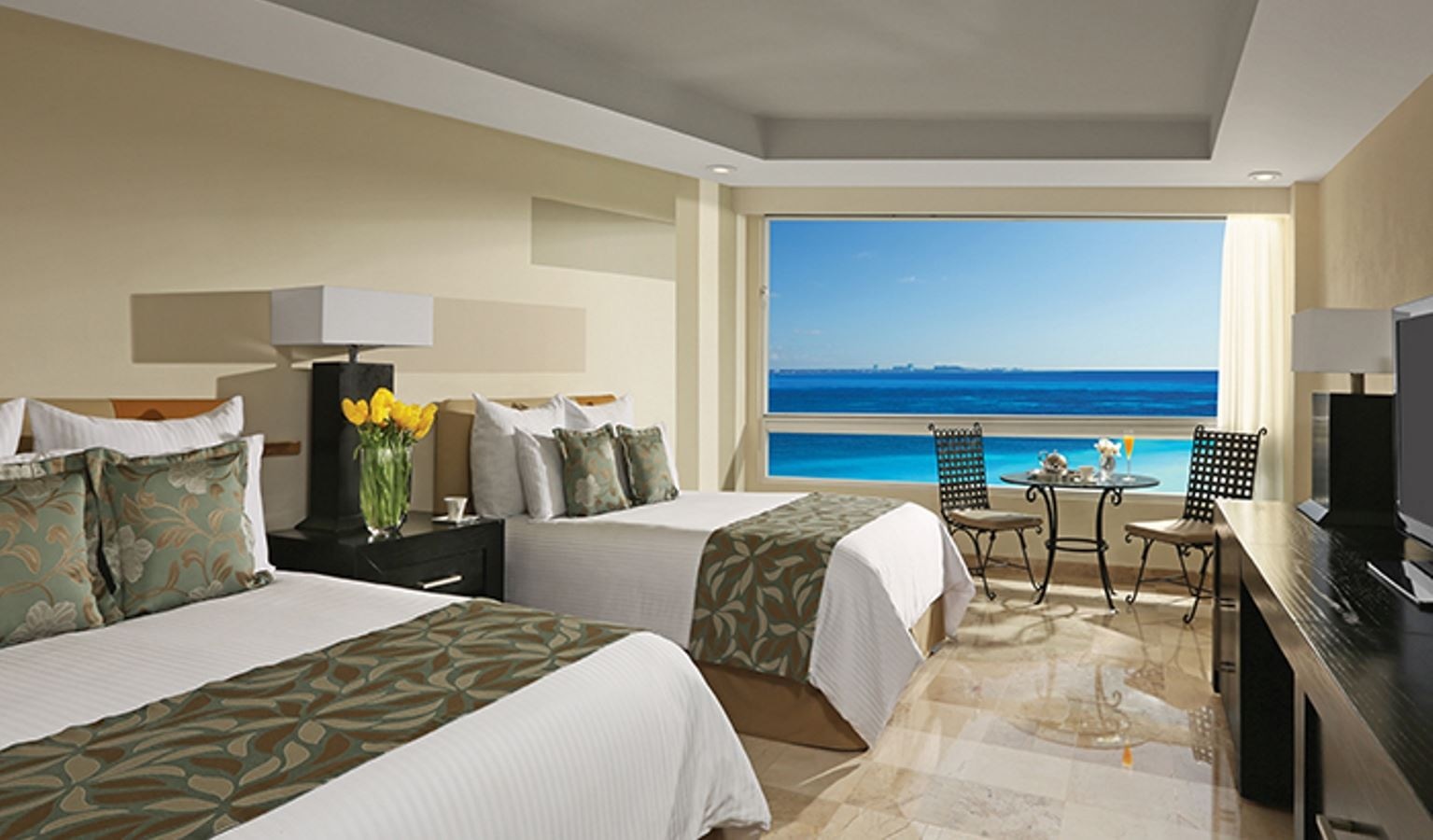 rooms-deluxe-ocean-front-room