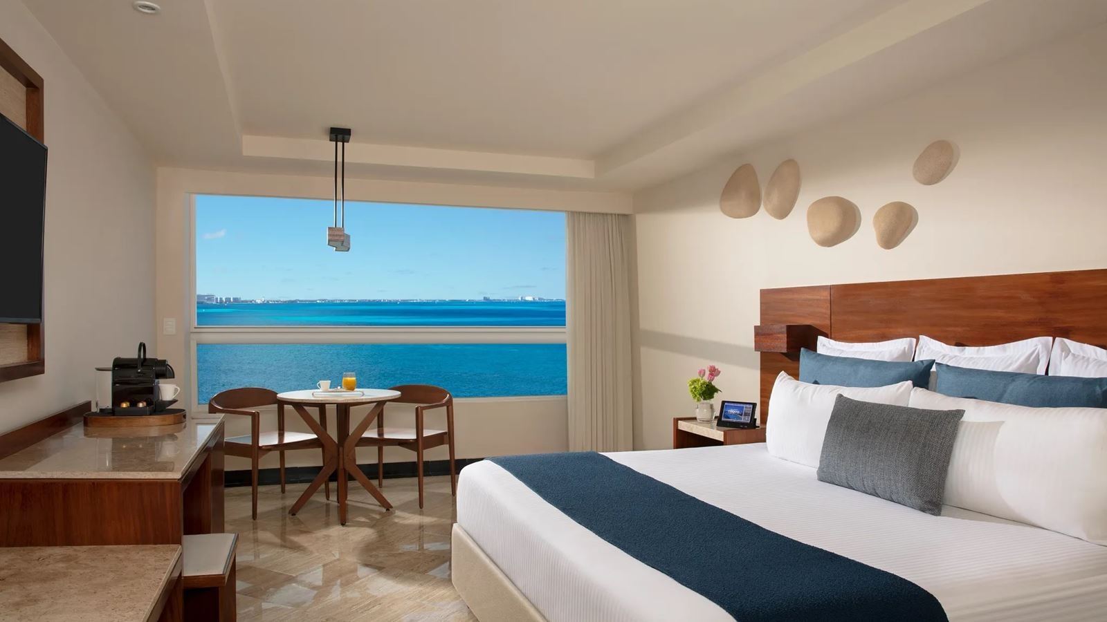 rooms-preferred-club-premium-ocean-front