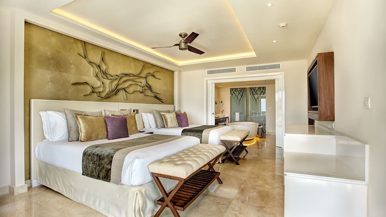 rooms-luxury-chairmans-two-bedroom-suite-ocean-front-diamond-club