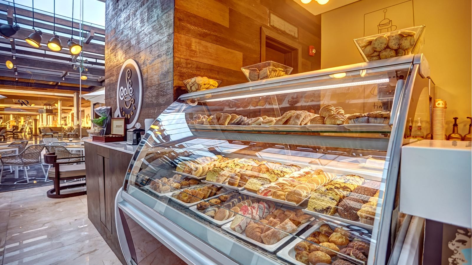 bars-caffe-lounge--scoops-gelato