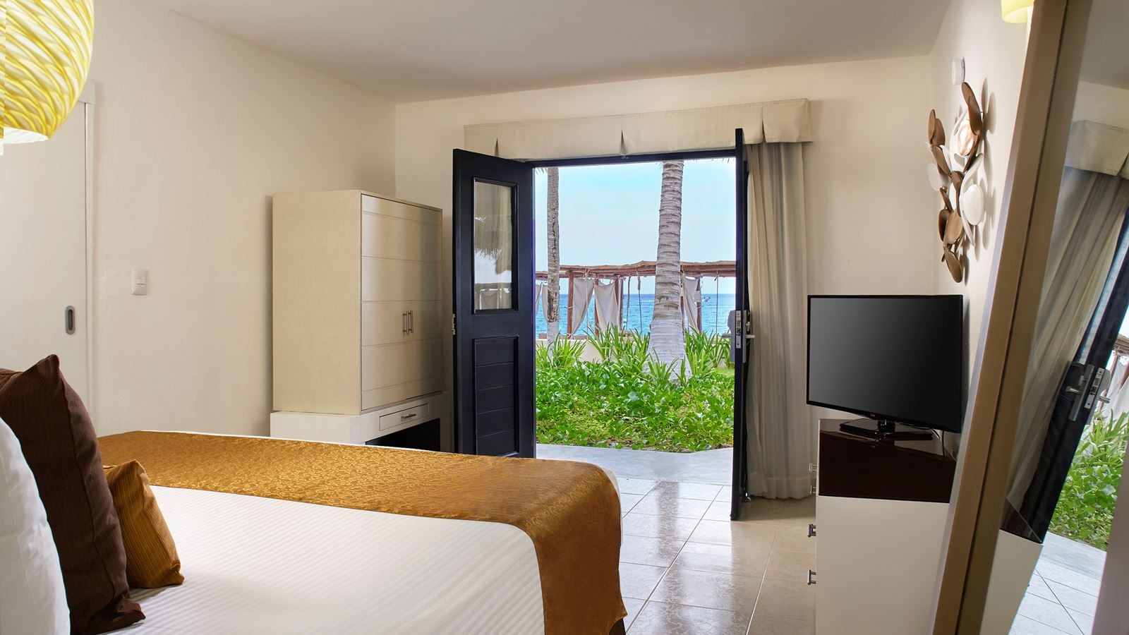 rooms-deluxe-ocean-view