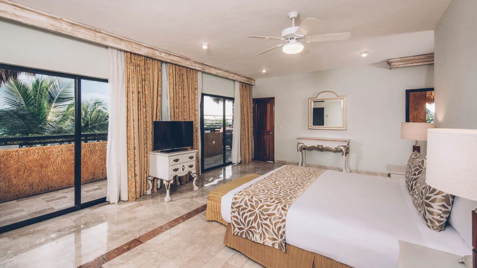 rooms-two-bedroom-penthouse-suite-ocean-front