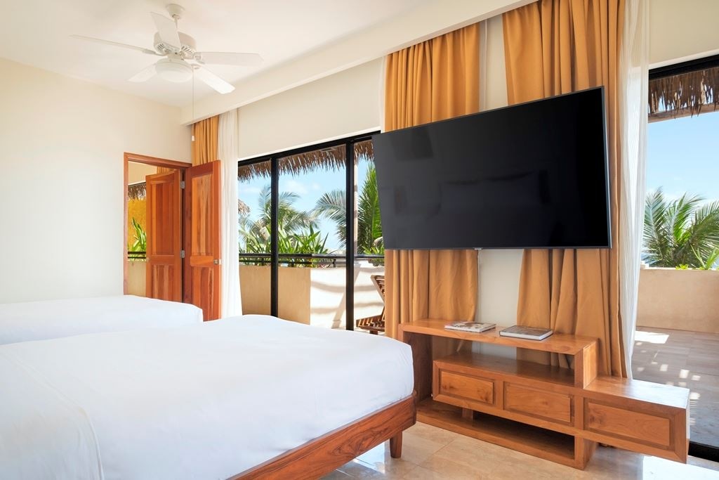 rooms-two-bedroom-penthouse-suite-ocean-front