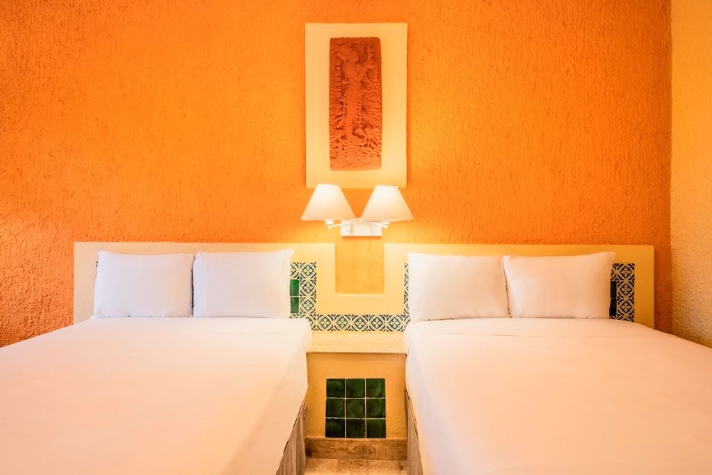 rooms-premium-near-pool