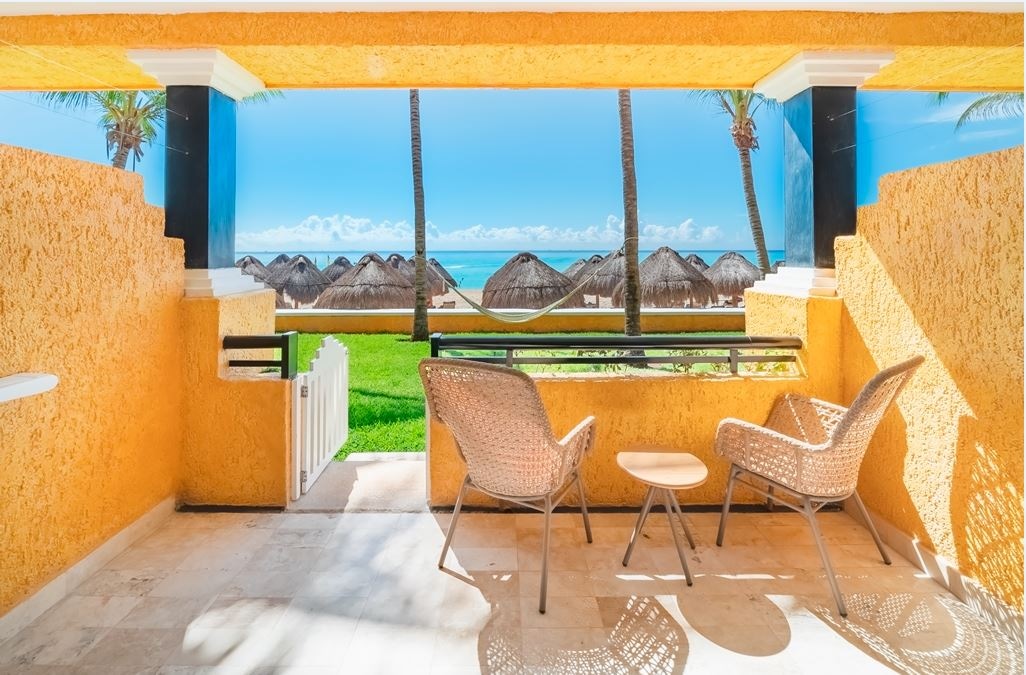 rooms-junior-suite-ocean-front-beach-access