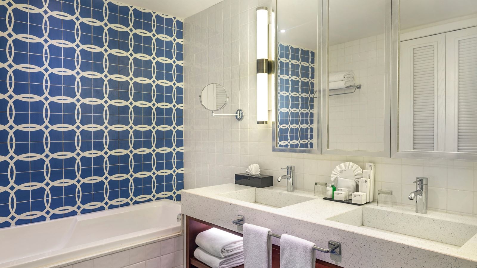 rooms-junior-suite-eden-jacuzzi