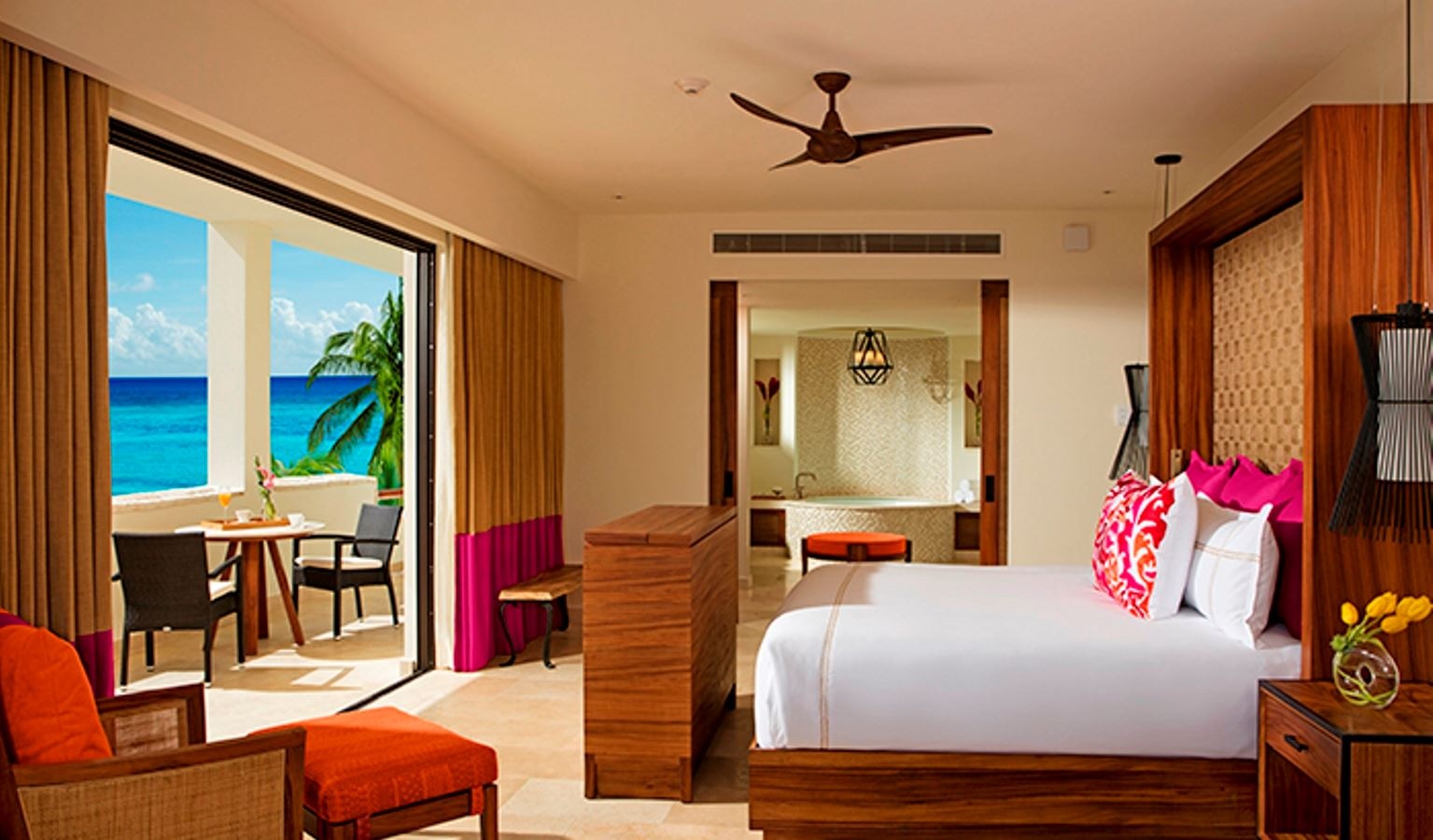 rooms-romance-master-suite-ocean-front