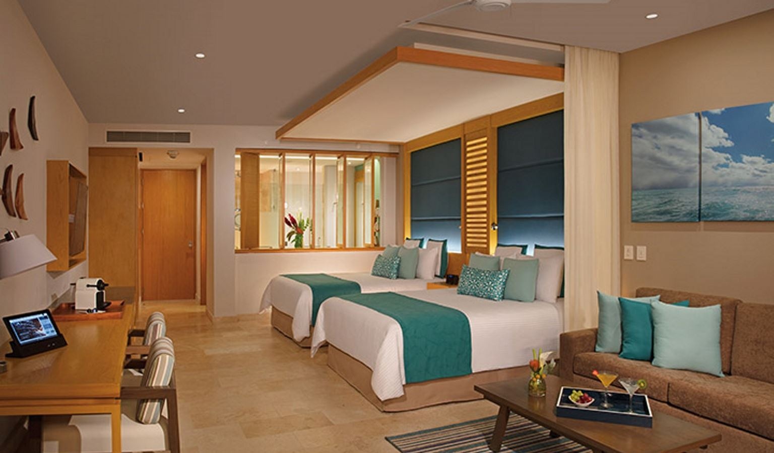 rooms-junior-suite-pool-view