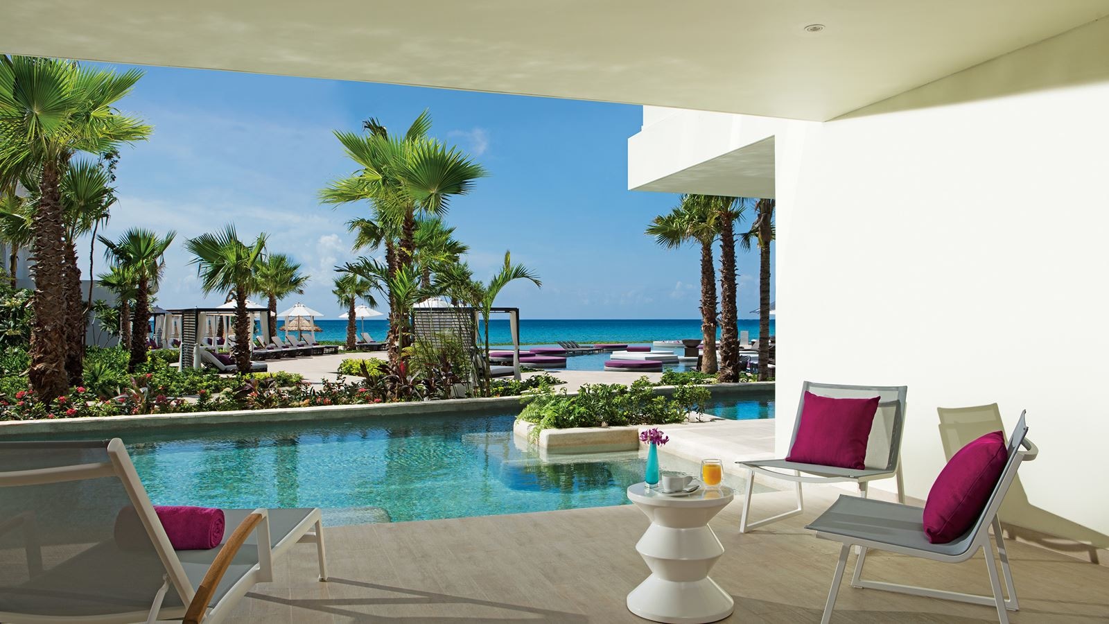 rooms-xcelerate-junior-suite-swimout-tropical-view