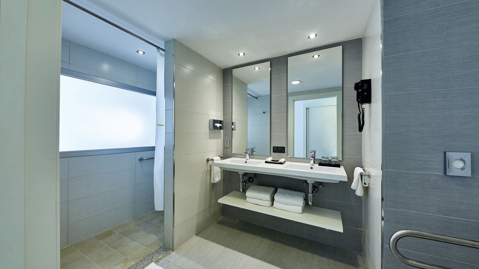 rooms-double-room-standard-handicapped