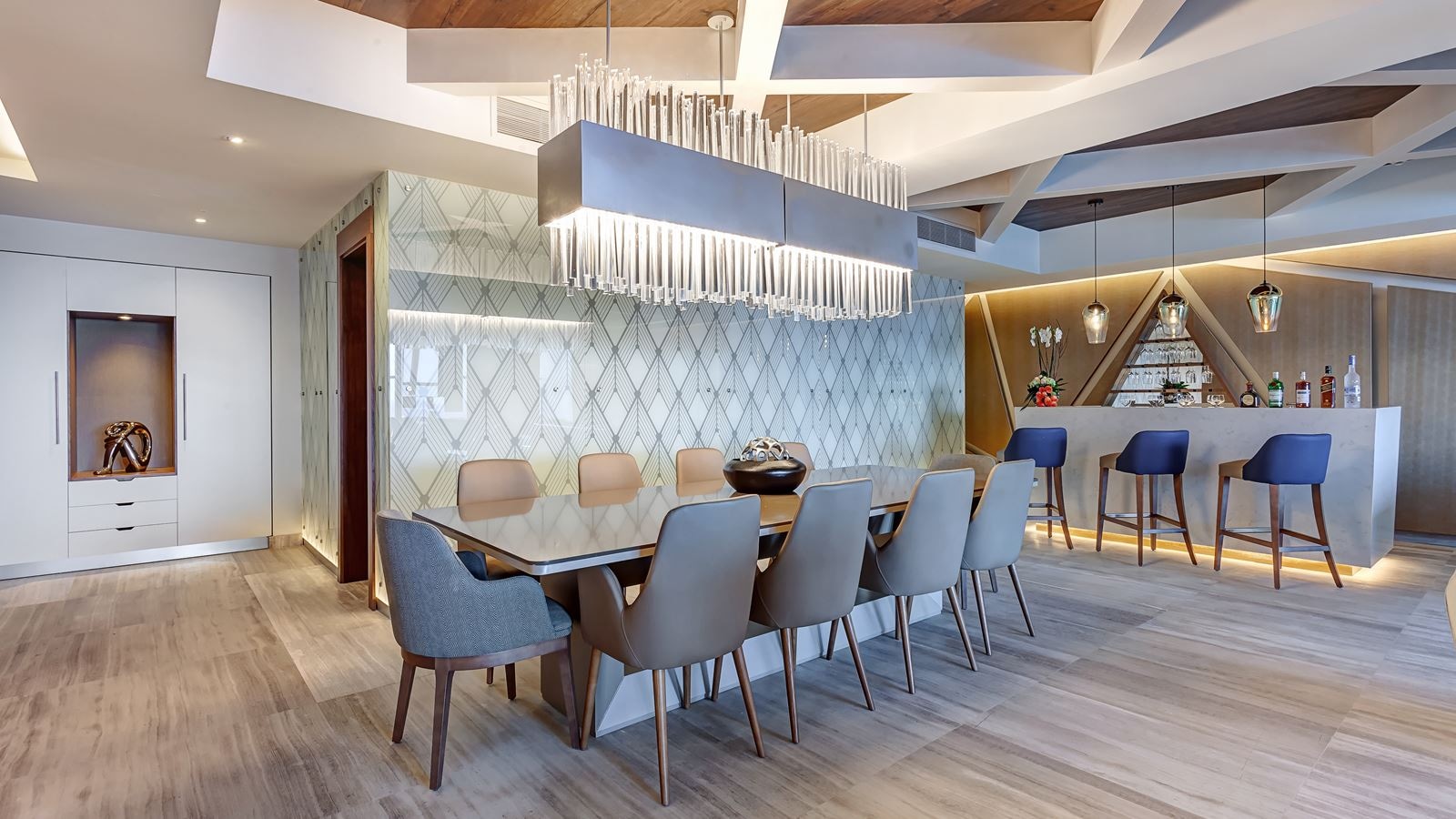 rooms-luxury-chairmans-four-bedroom-suite-ocean-front-diamond-club