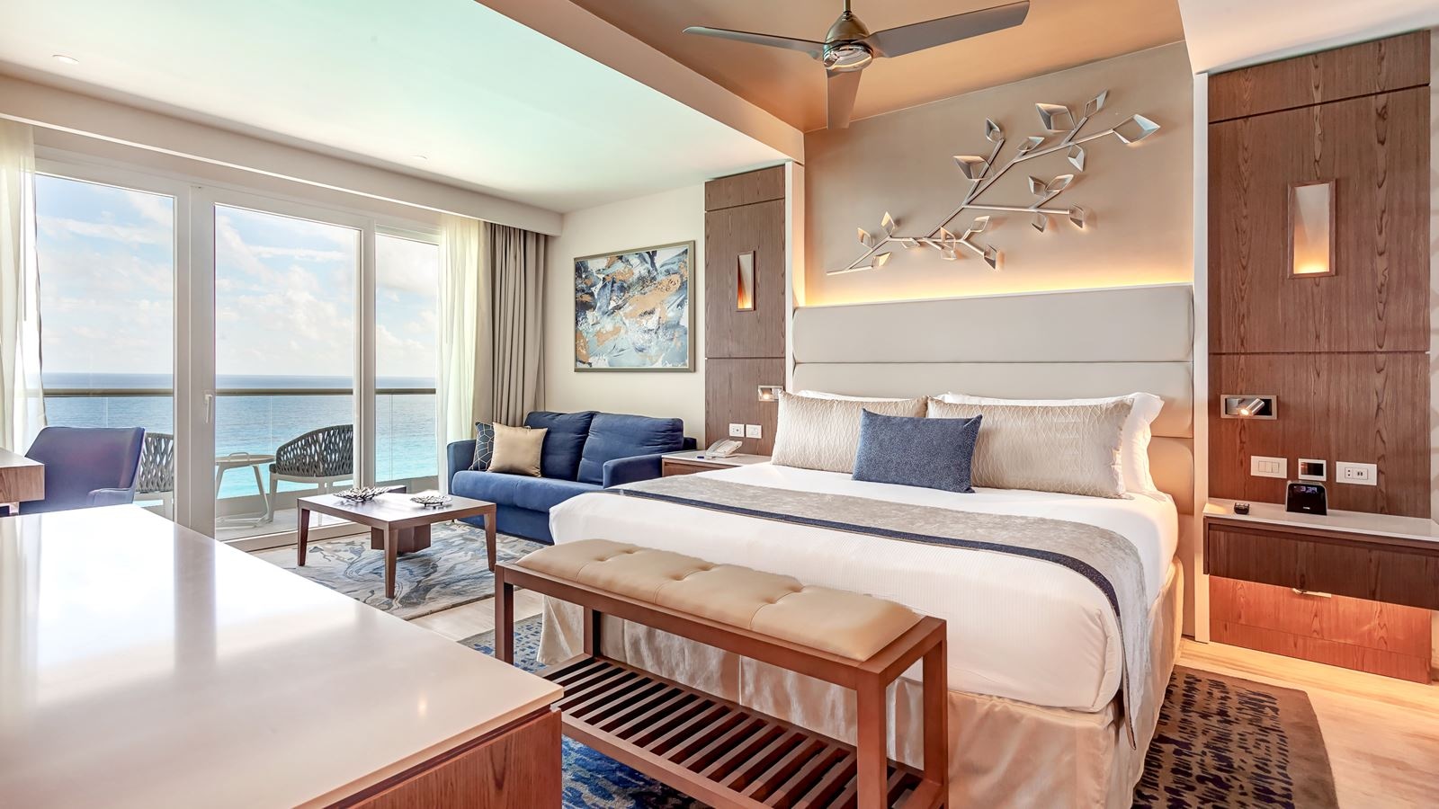 rooms-luxury-chairmans-three-bedroom-suite-ocean-front-diamond-club