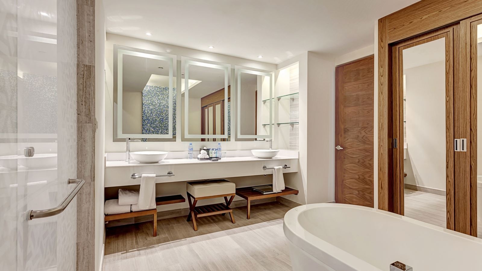 rooms-luxury-presidential-one-bedroom-suite-sunset-view-diamond-club