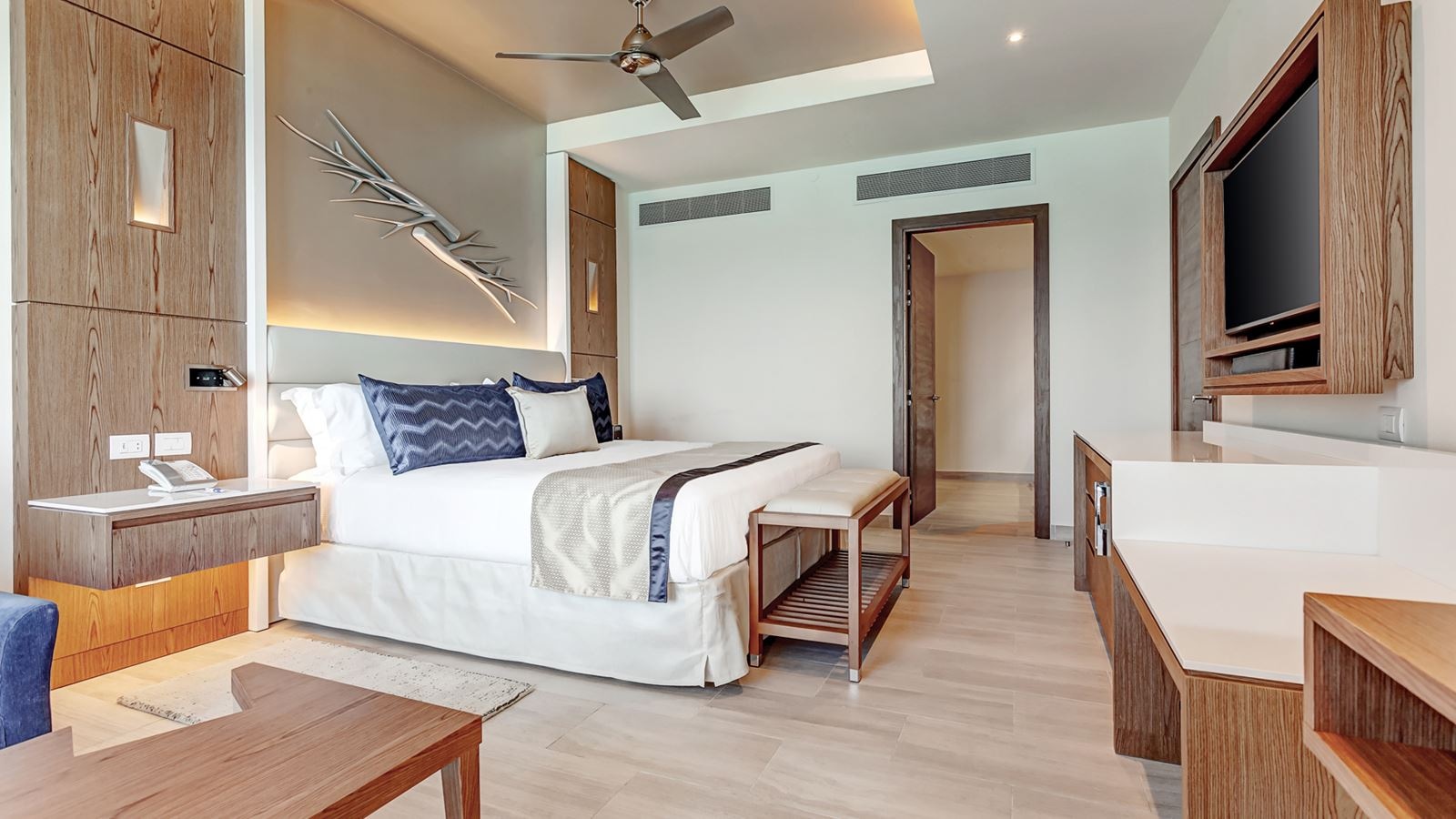 rooms-luxury-presidential-one-bedroom-suite-ocean-front