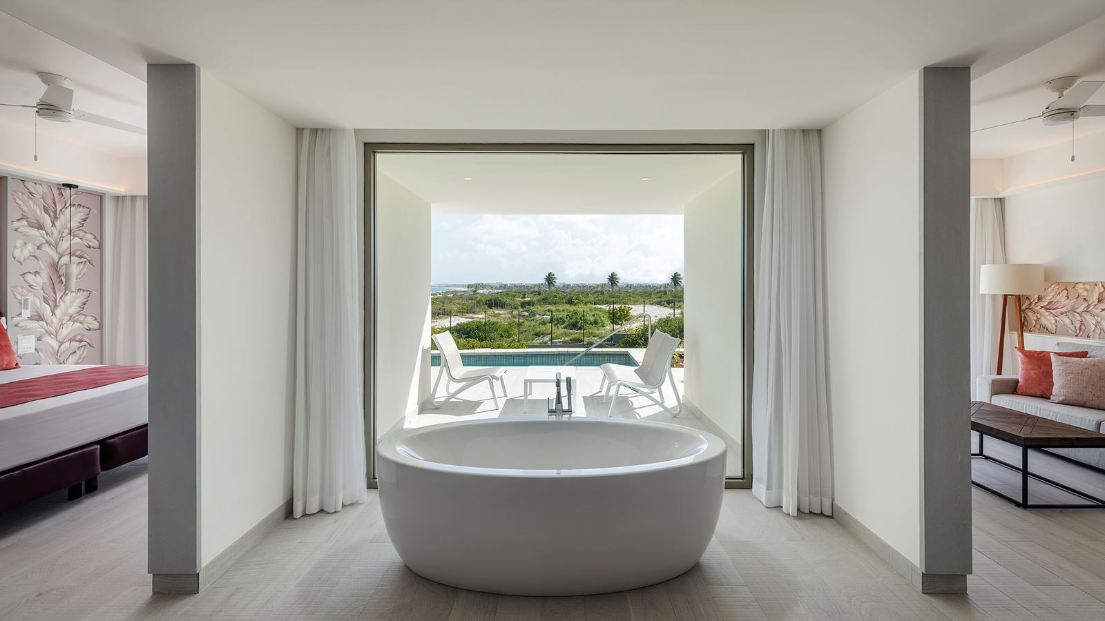 rooms-privileged-romance-deluxe--swim-up