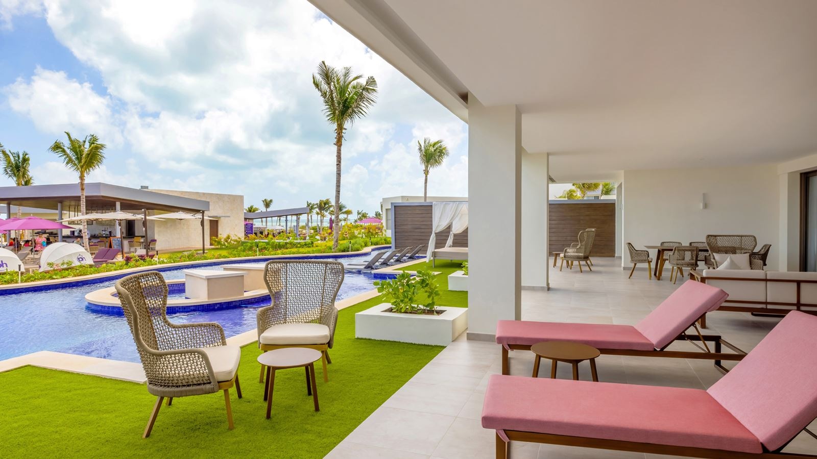 rooms-star-class-producers-two-bedroom-suite-swim-up