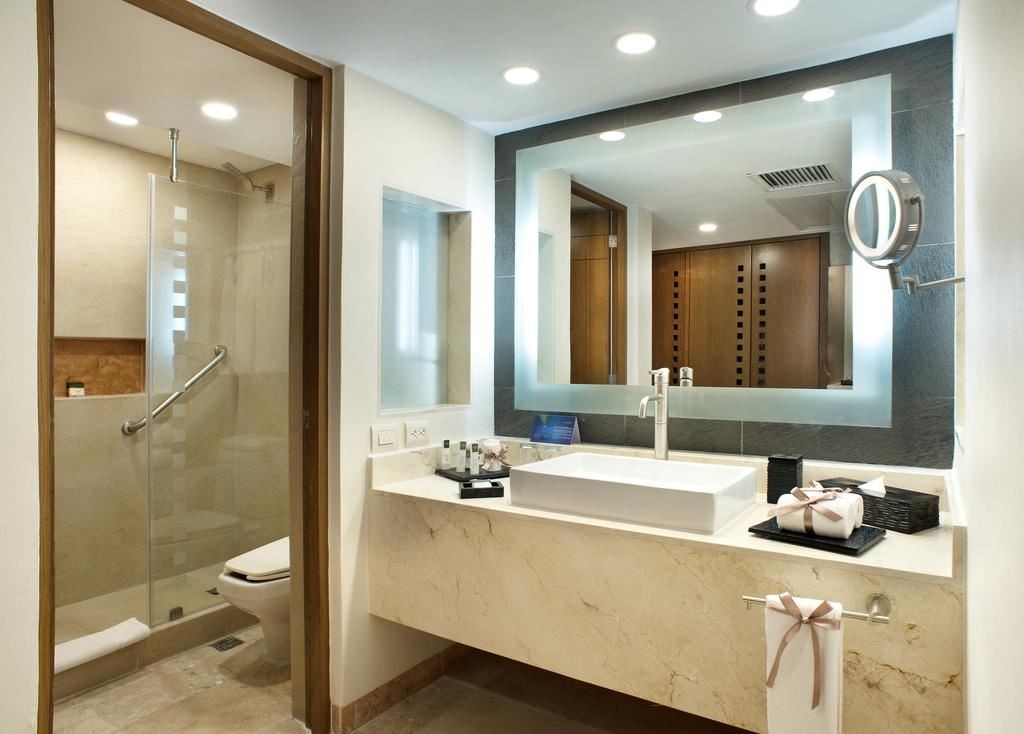 rooms-deluxe-swim-up-ocean-view