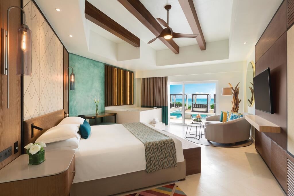 rooms-junior-suite-swim-up-oceanfront