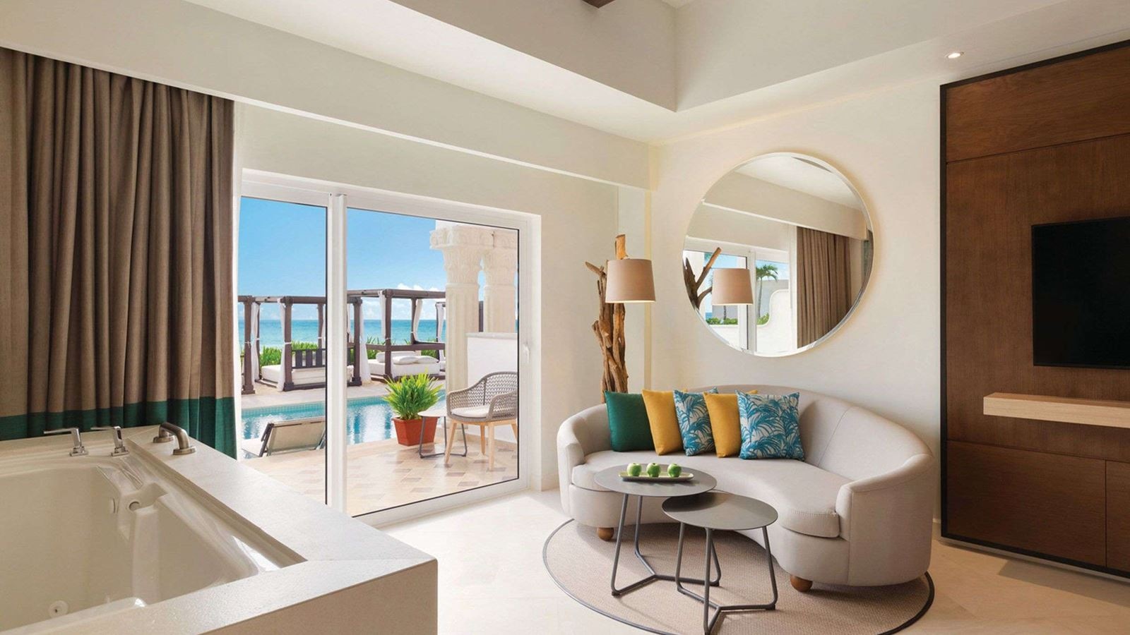 rooms-junior-suite-swim-up