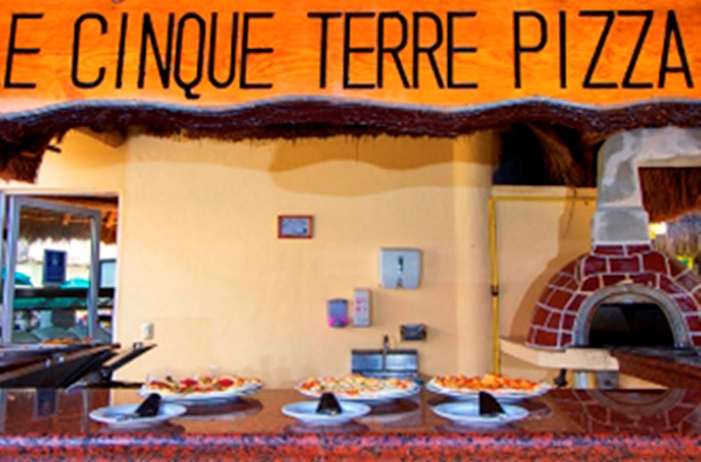 restaurants-le-cinque-terre-pizza