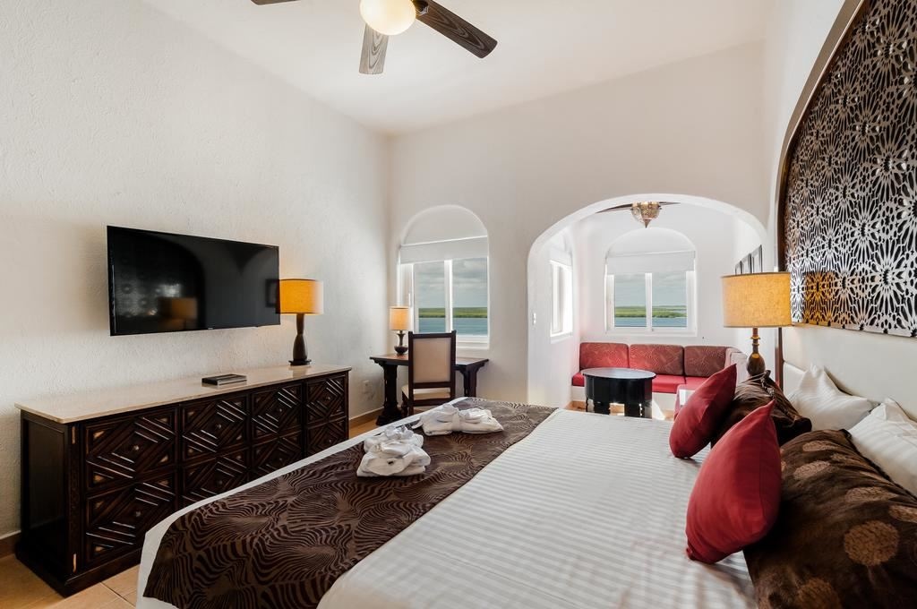 rooms-lagoon-view-room