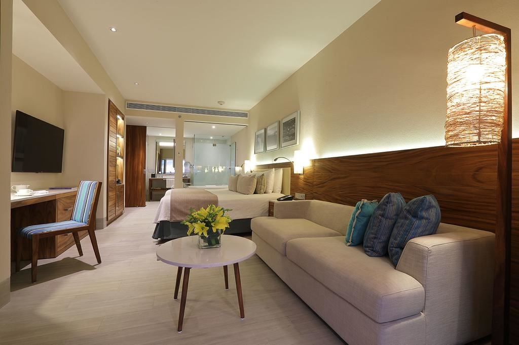 rooms-suite-deluxe-king