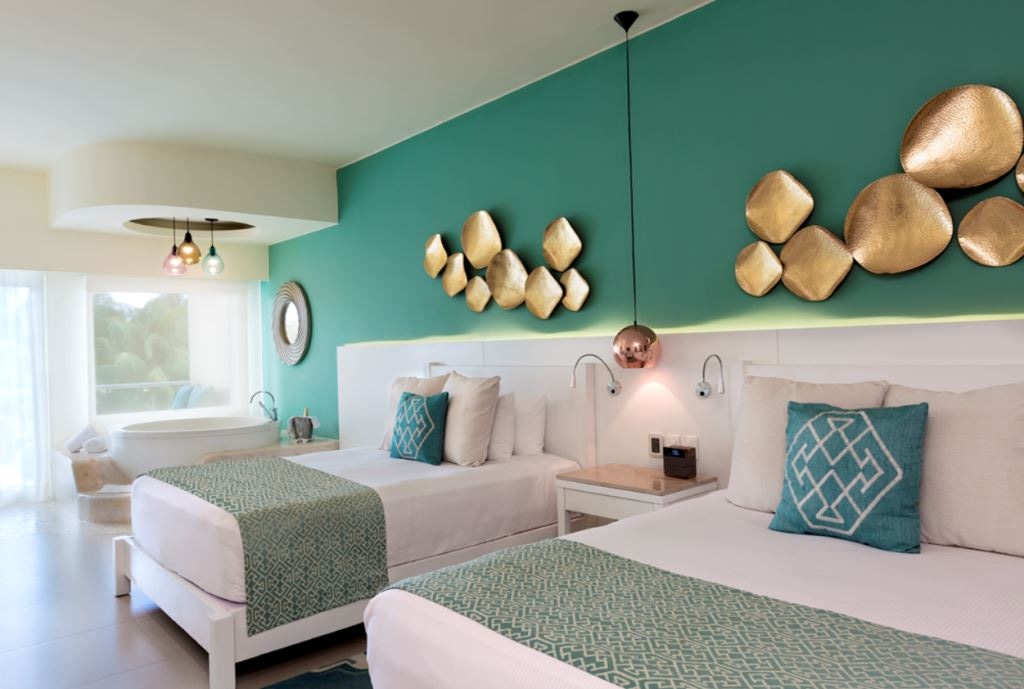 rooms-luxury-ocean-view-suite