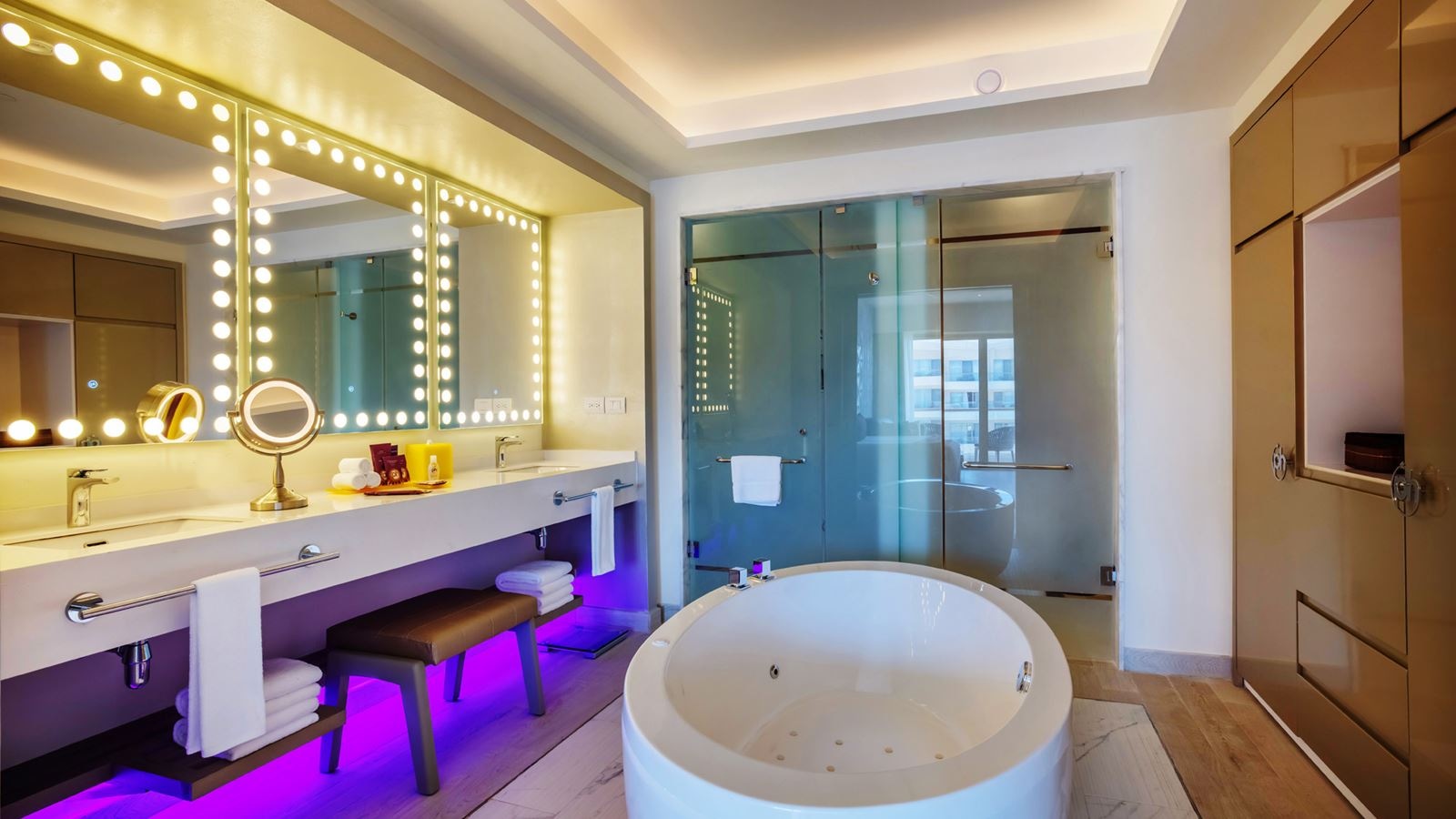 rooms-directors-suite-one-bedroom