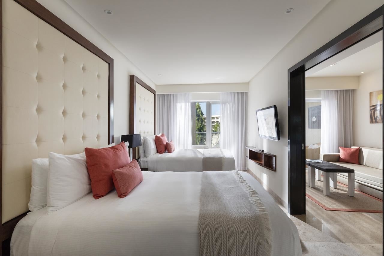 rooms-family-concierge-suite-nature-view