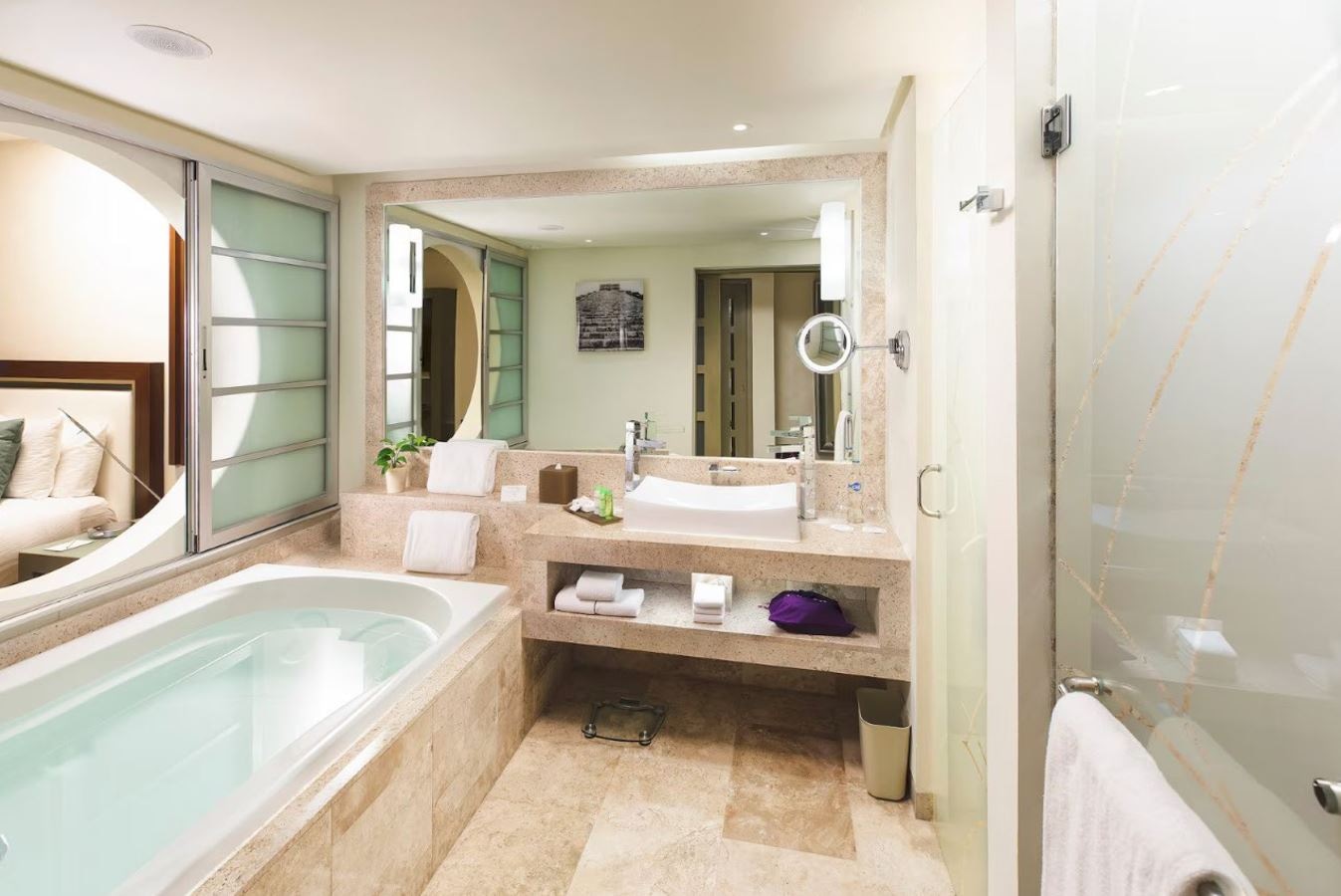 rooms-family-concierge-junior-suite-nature-view