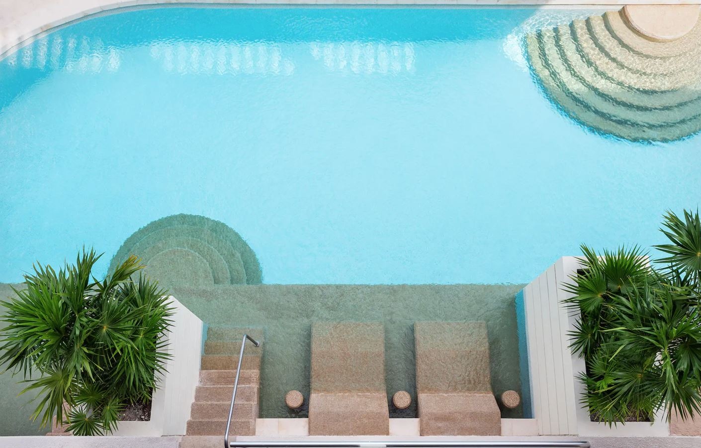 rooms-family-concierge-master-suite-swim-up