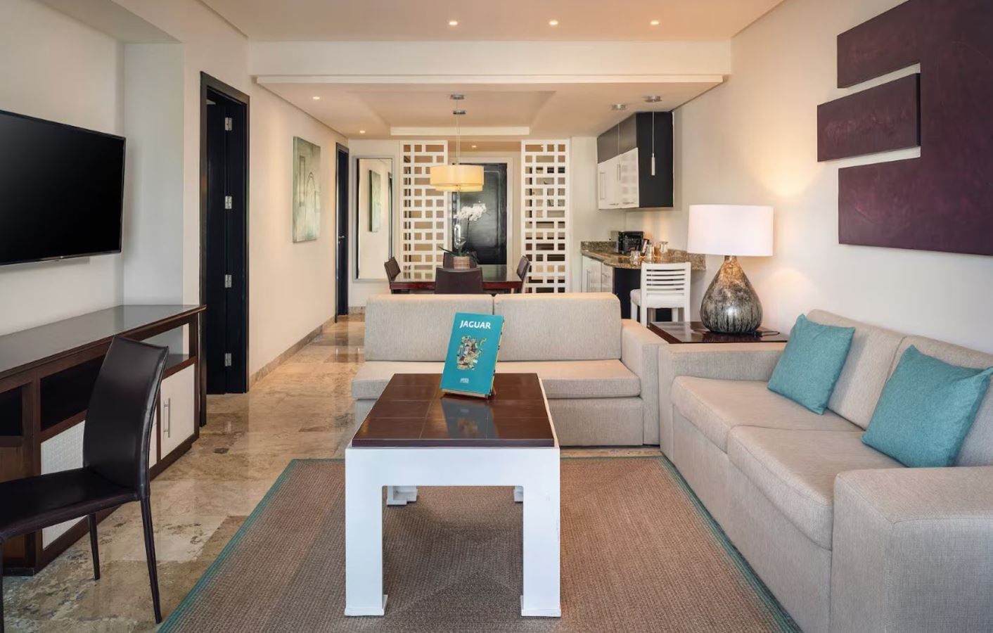 rooms-family-concierge-master-suite-swim-up