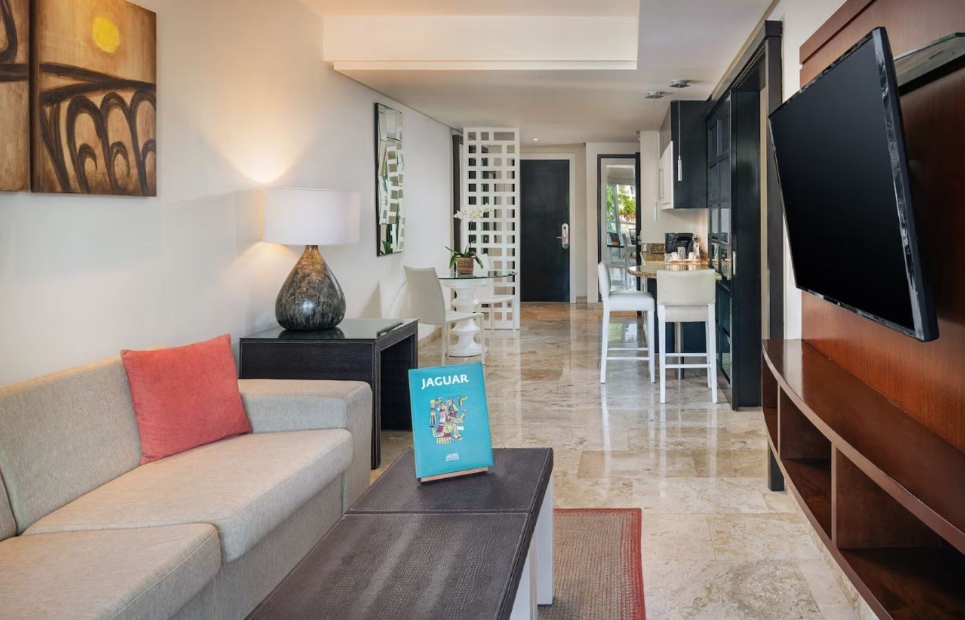 rooms-family-concierge-suite-swim-up