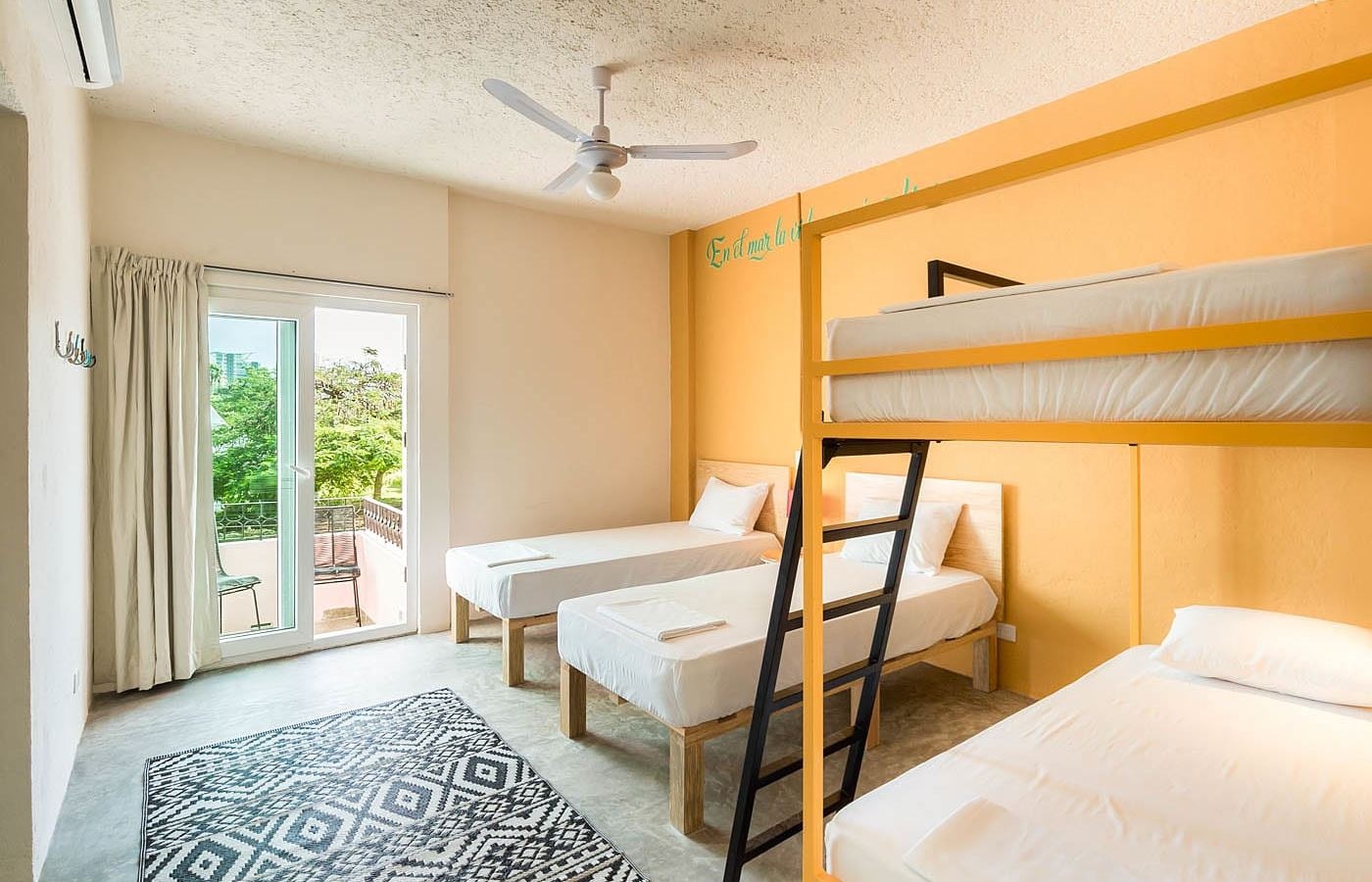 rooms-family-room-quadruple