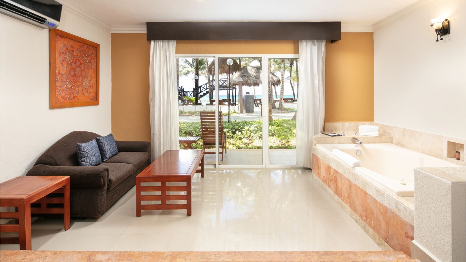 rooms-beachfront-junior-suite