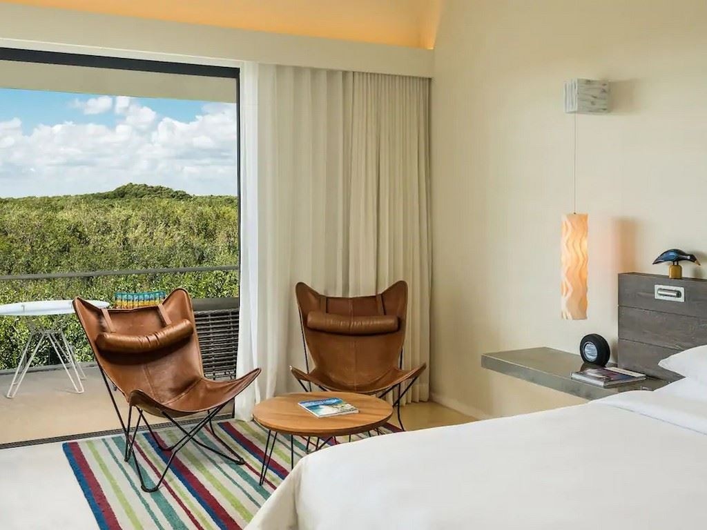 rooms-beach-area-suite