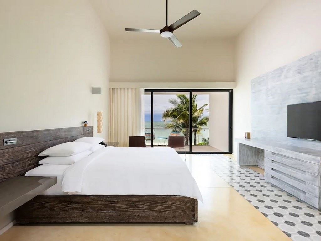 rooms-bilevel-beach-suite