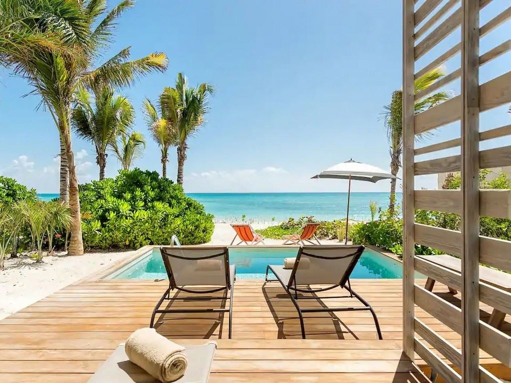 rooms-bilevel-beach-suite