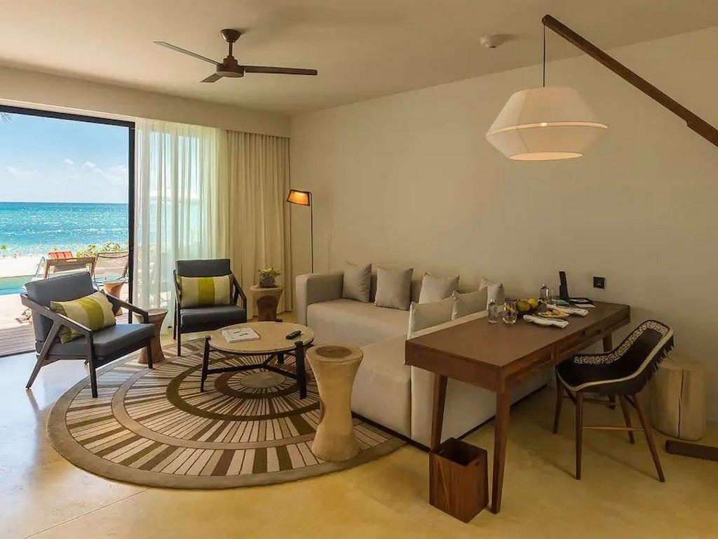 rooms-bilevel-beach-suite