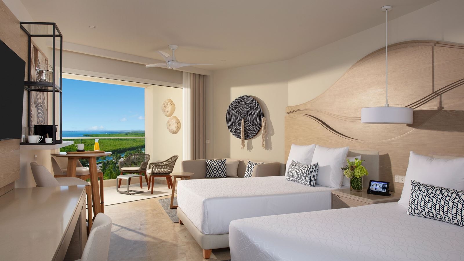 rooms-allure-junior-suite-laguna-view