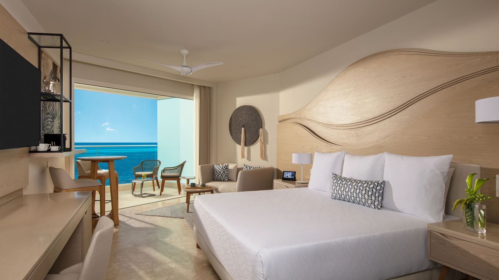 rooms-xcelerate-junior-suite-ocean-view