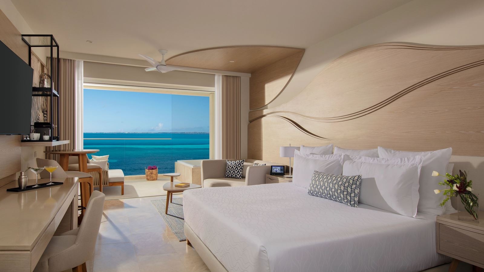 rooms-xhale-club-junior-suite-ocean-front