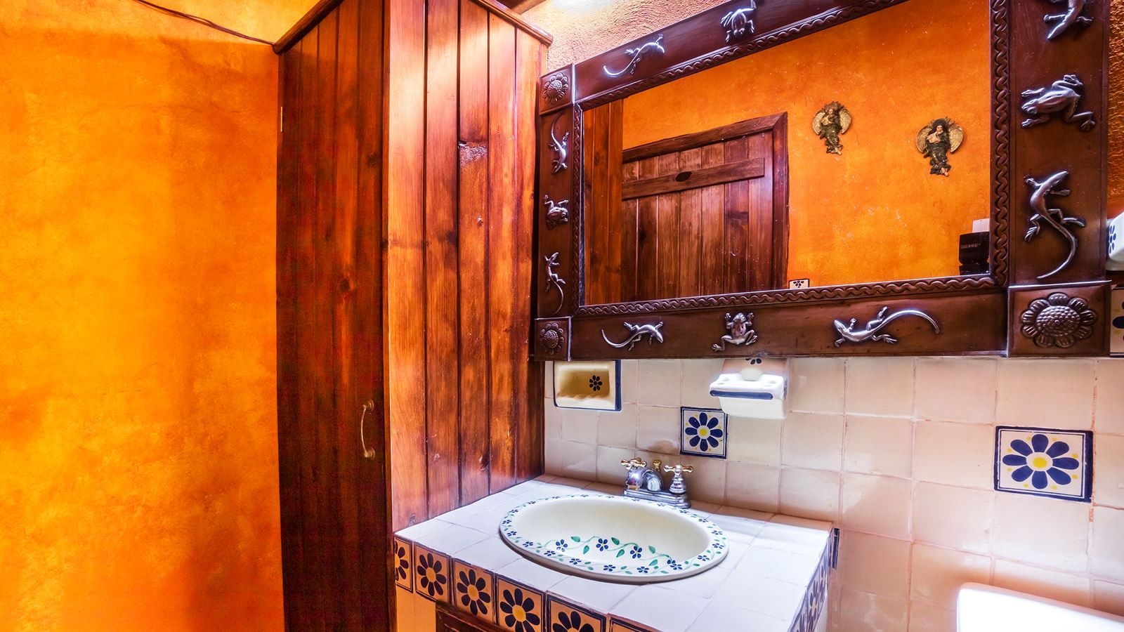 rooms-triple-three-bedrooms